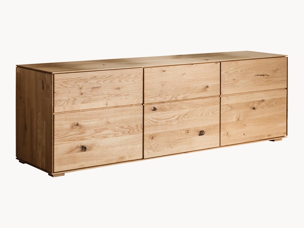 Rechtlijnig en modern lowboard van edele wilde eik, hier de ruime versie 02