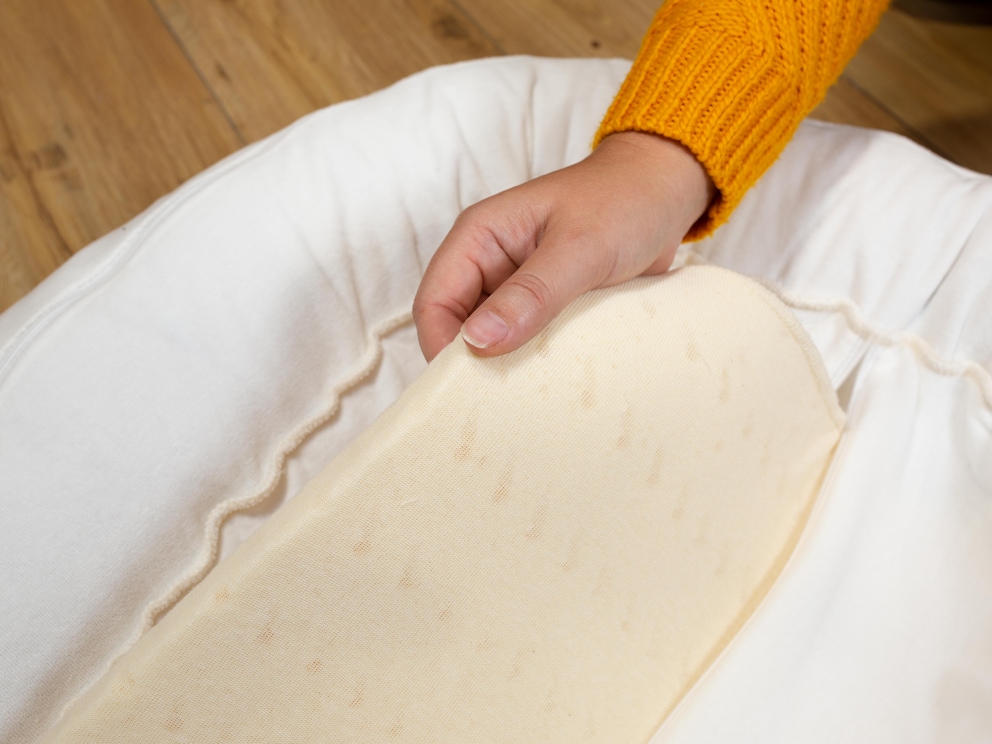 Hard, elastisch stiftlatex ligvlak van 100 % natuurrubber met fijnjersey ondertijk van 100 % katoen uit biologische teelt