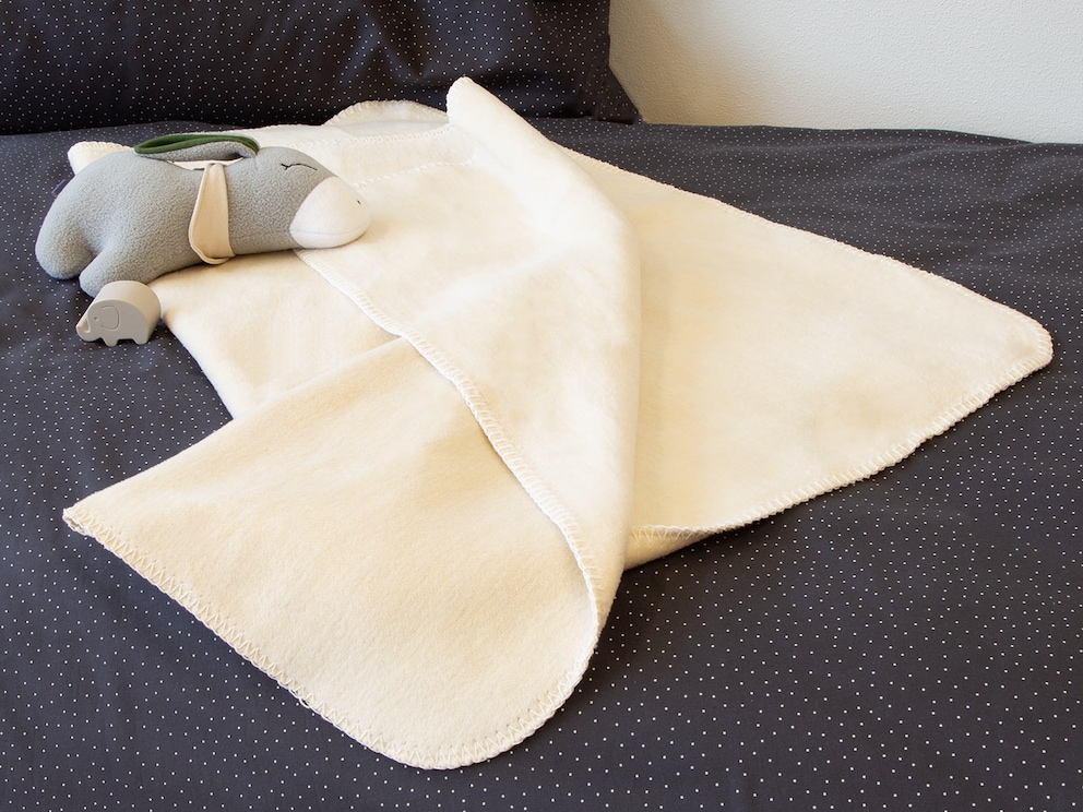 Kuscheldecke in praktischen Maßen perfekt auch für die Kleinsten