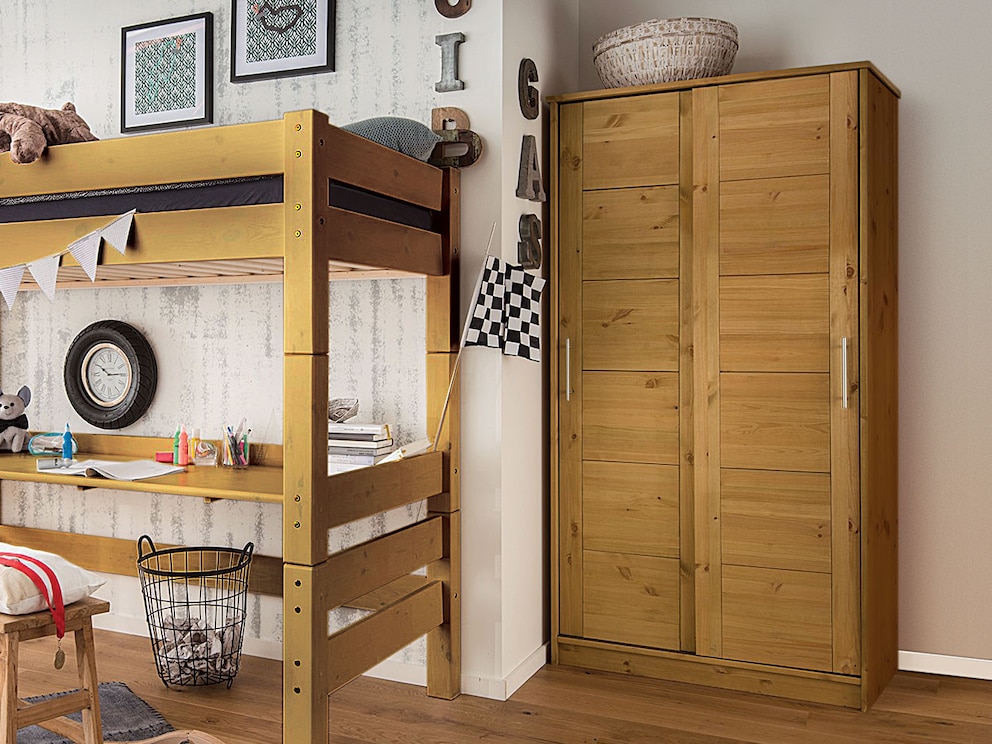 Schuifdeurkast Kiddy biedt waardevolle opbergruimte, zelfs in een kleine kinderkamer