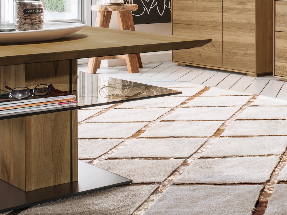 Tafelblad met trendy Zwitserse rand voor visuele lichtheid