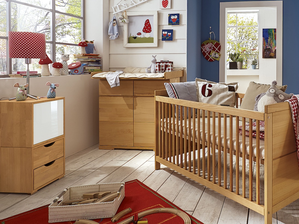 La commode à langer Nenato élégante et spacieuse - variante 01 en bois de hêtre noble