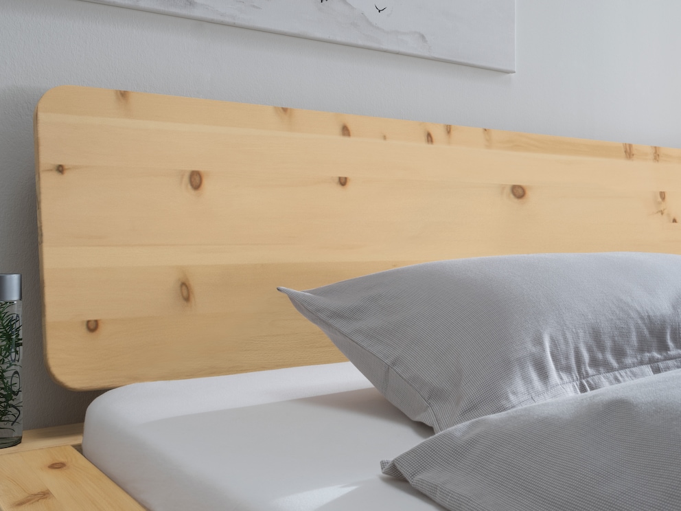 Groot, recht hoofdbord met harmonisch afgeronde hoeken