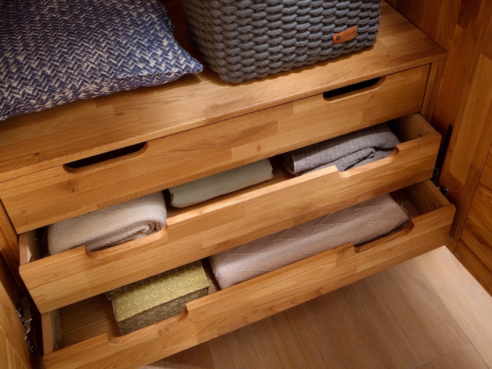 Chaussettes, linge ou cravates - les tiroirs permettent de mettre de l'ordre