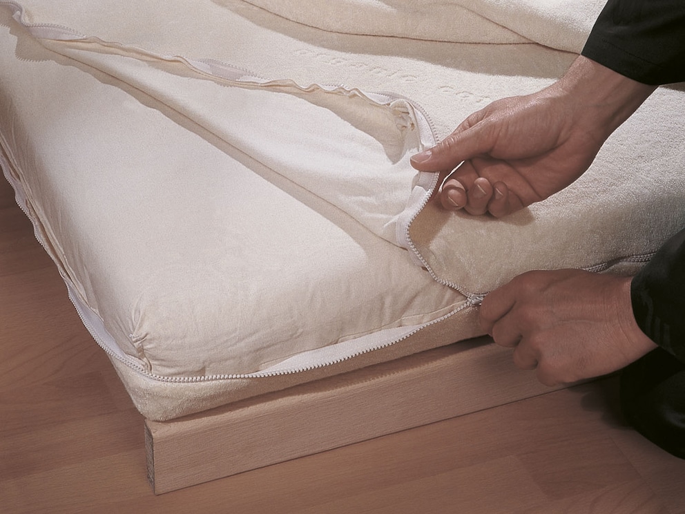Abziehbarer, pflegeleichter Ersatzbezug - ideal für alle Naturlatex-, Kaltschaum- oder Visco-Matratzen