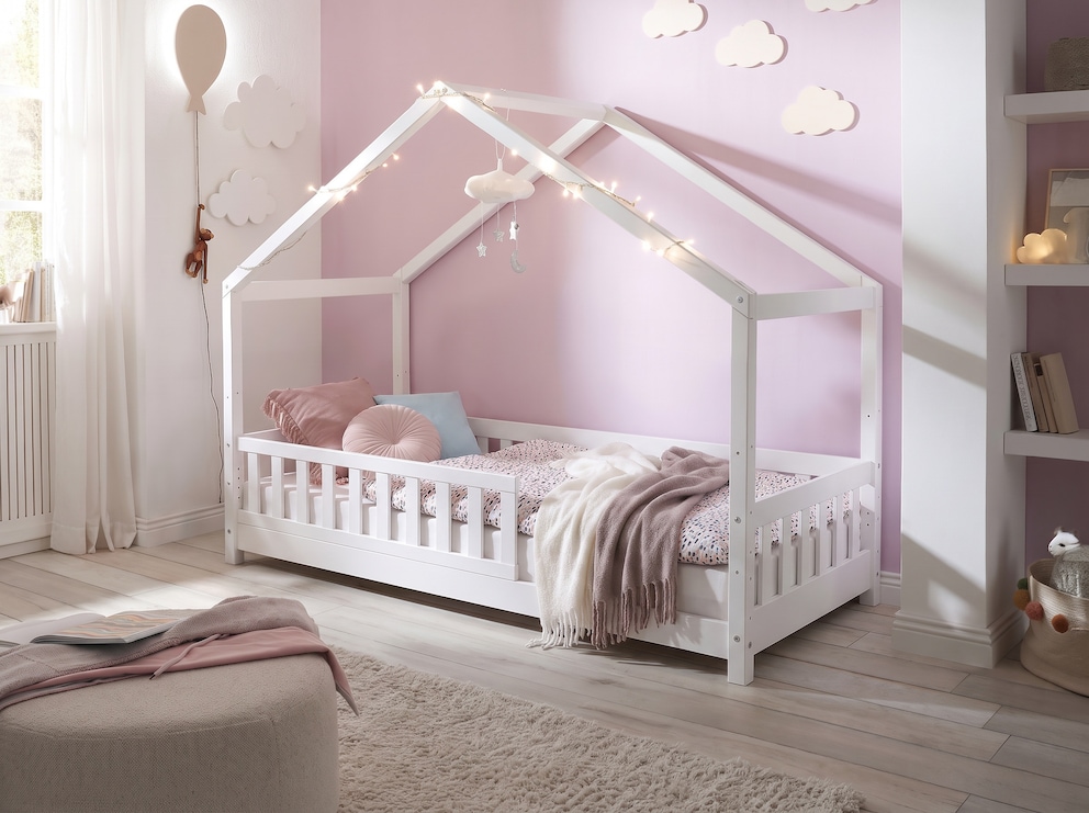 Het huisbed “Aurora”, hier als vloerbed opgebouwd, begeleidt uw kind door de hele kindertijd