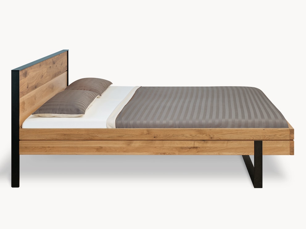 Fira massief houten bed in wild eiken - zijaanzicht