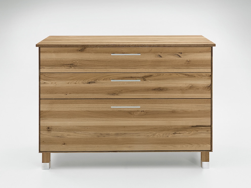 Variant 02 in massief eiken en hoekige handgrepen