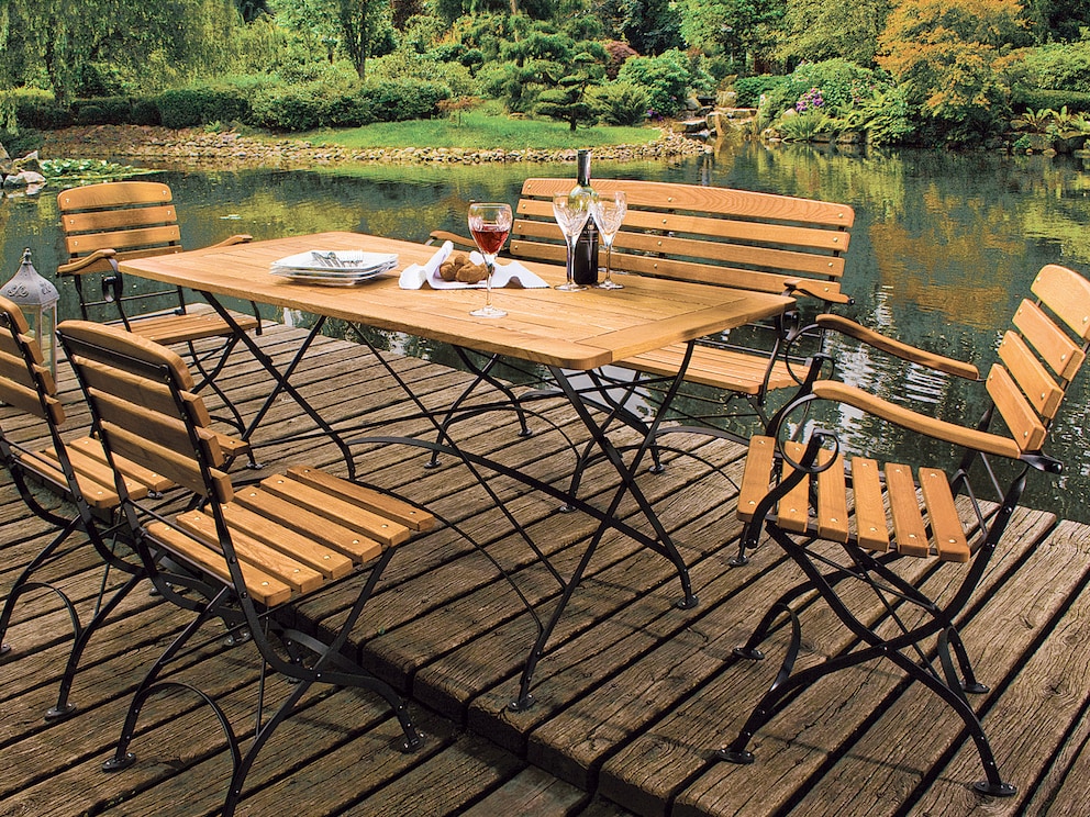 Gartenbank Avio verleiht Ihrem Lieblingsplatz ein klassisch elegantes Ambiente