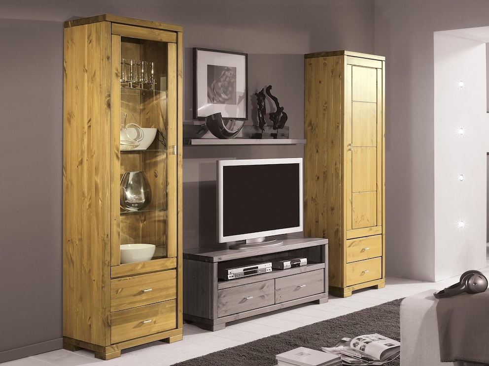 Vitrine Mascella schmal – links mit Glastür, rechts mit Holztür, Kiefer massiv gelaugt/geölt