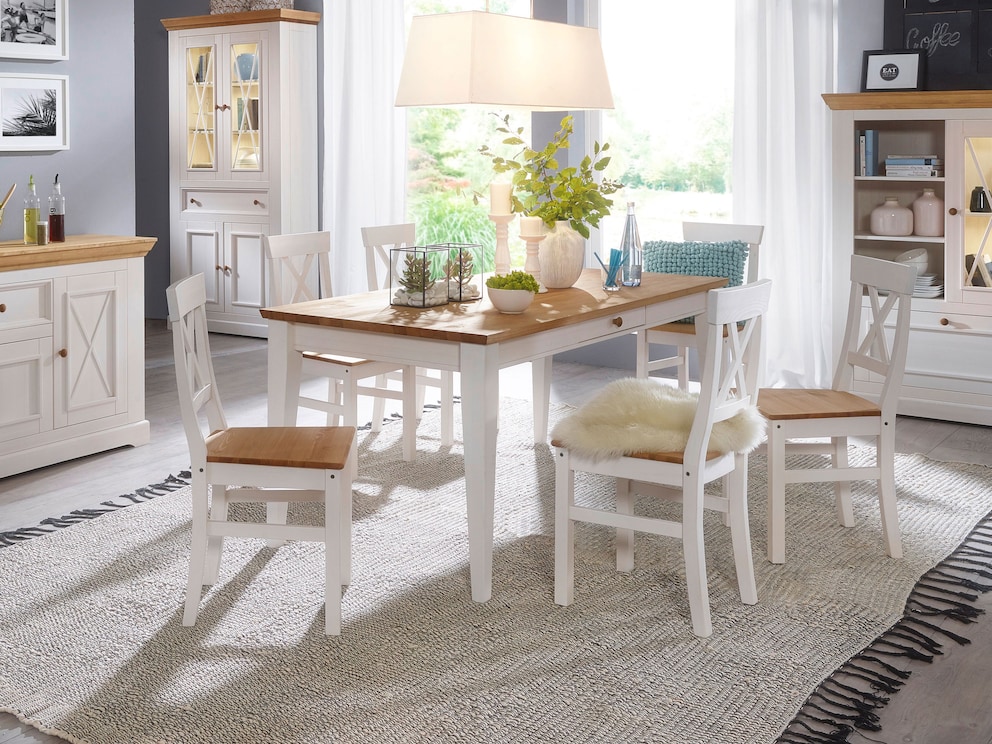 Nodig u uit aan tafel - Molina in wit-wax met eiken-kleurig geglazuurd tafelblad