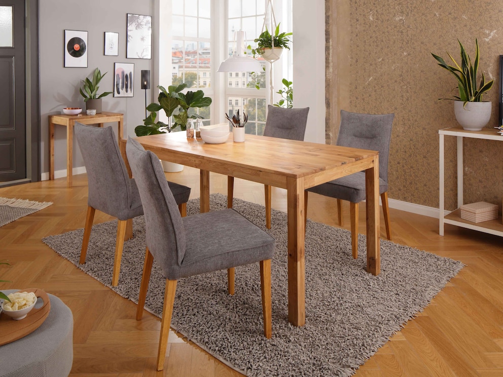 Tisch Armonia aus markanter Wildeiche - zeitlos geradlinig und preisbewusst