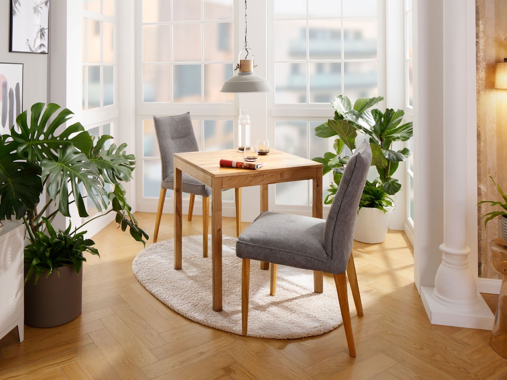 Gezellige, ruimtebesparende eethoek voor twee personen - 70x70 cm