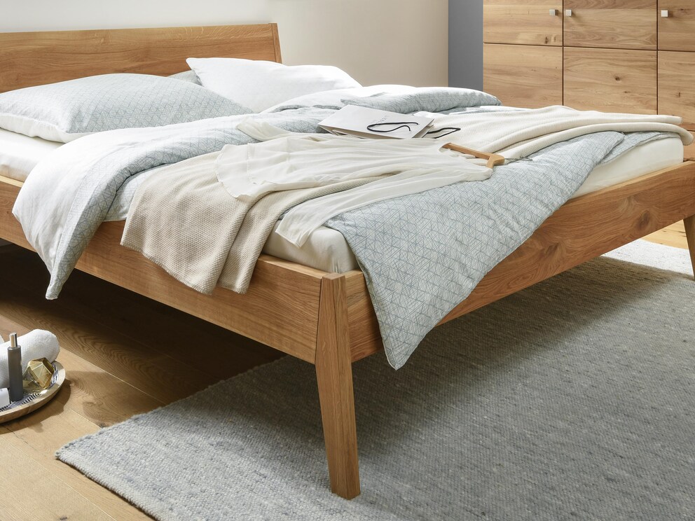 Handgeweven scheerwollen vloerkleed Alcala in kleurstelling eucalyptus