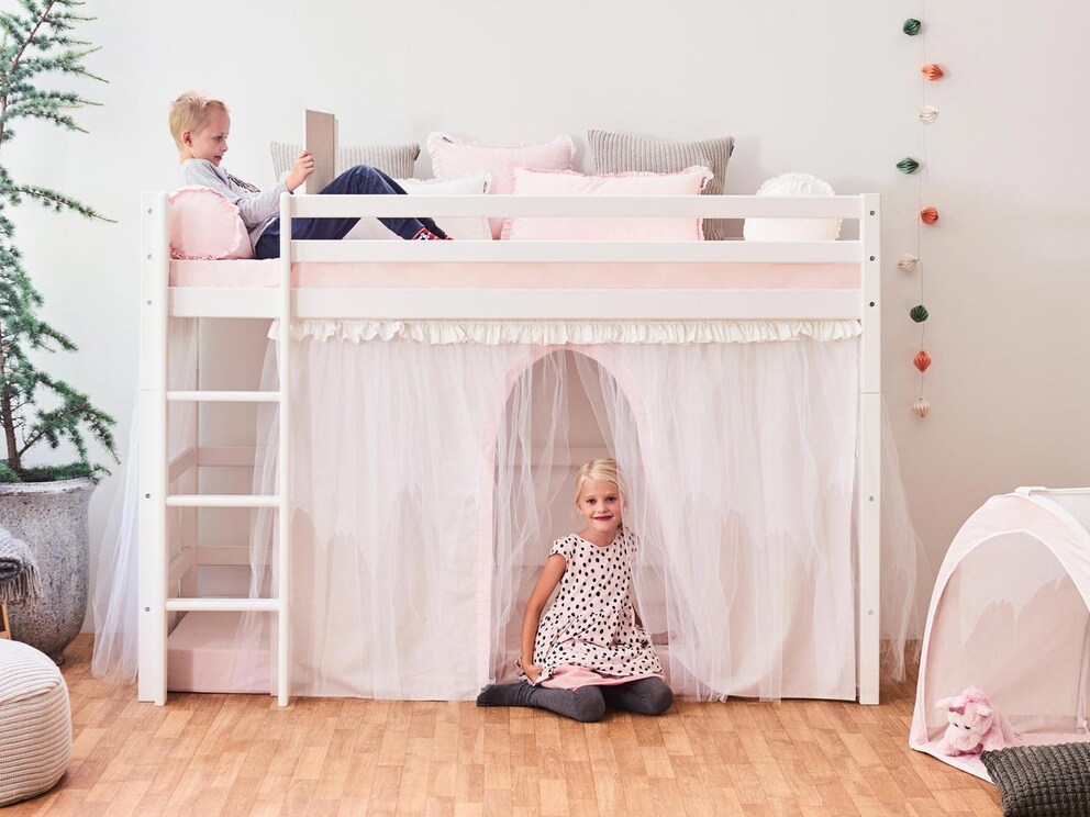 Kinderdromen komen uit met de speelgordijnen - hier het motief winterdroom met tule gordijn