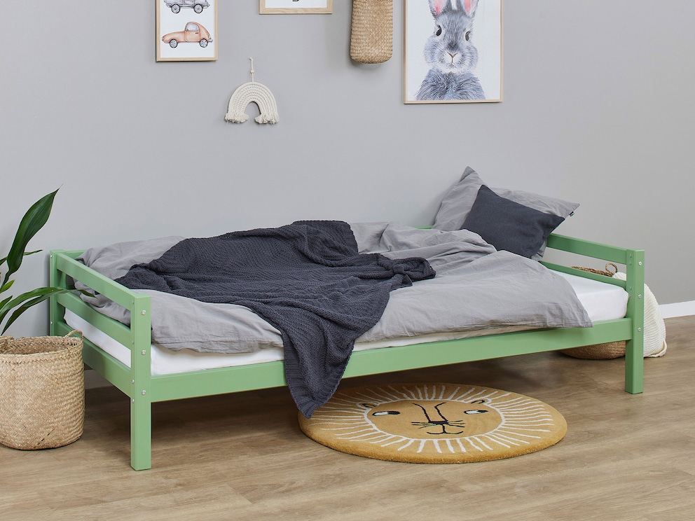 Met zijn frisse groene kleur brengt het bed natuurlijkheid en levendigheid in de kinderkamer