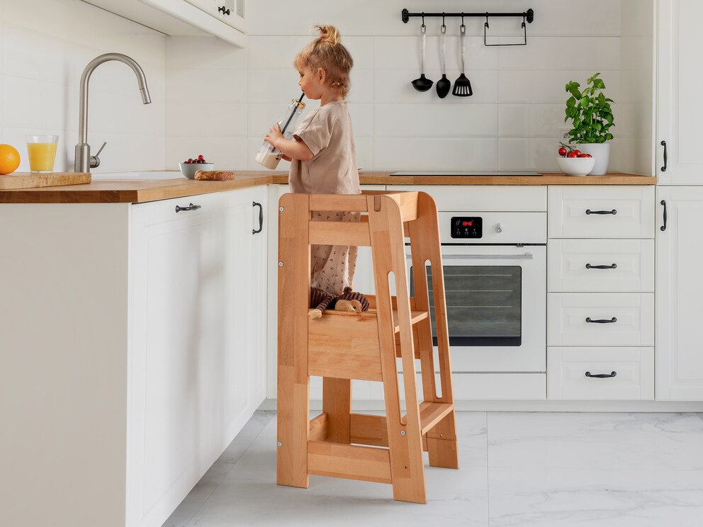 Je kind kan meehelpen in de keuken op de leertoren, wat zijn zelfvertrouwen vergroot