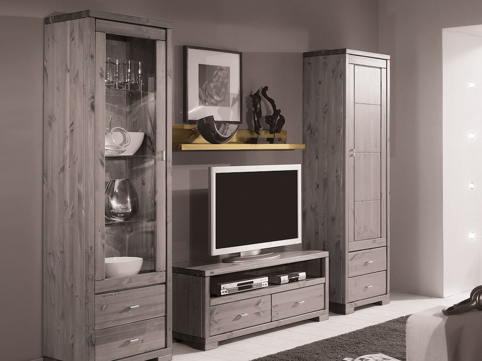 Étagère murale Mascella, largeur 120 cm, en pin lessivé/huilé avec d'autres meubles de la série