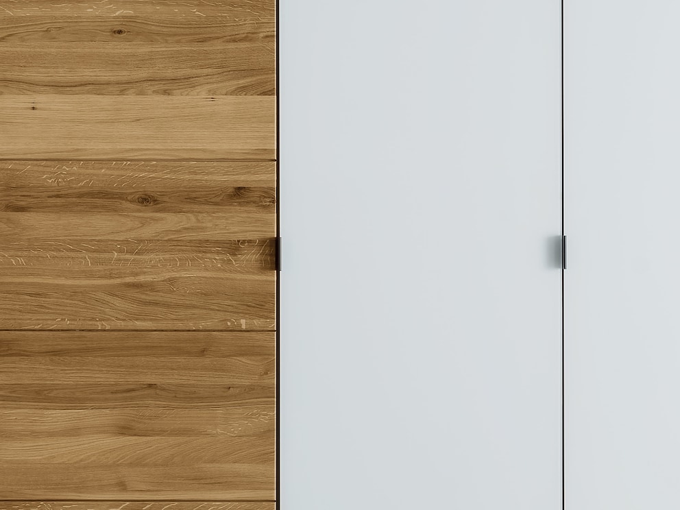Discrete metalen handgrepen in roestvrij staal look onderstrepen de moderne look