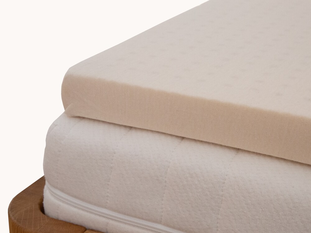 De natuurlatex topper Latexplus verhoogt het ligcomfort van uw matras