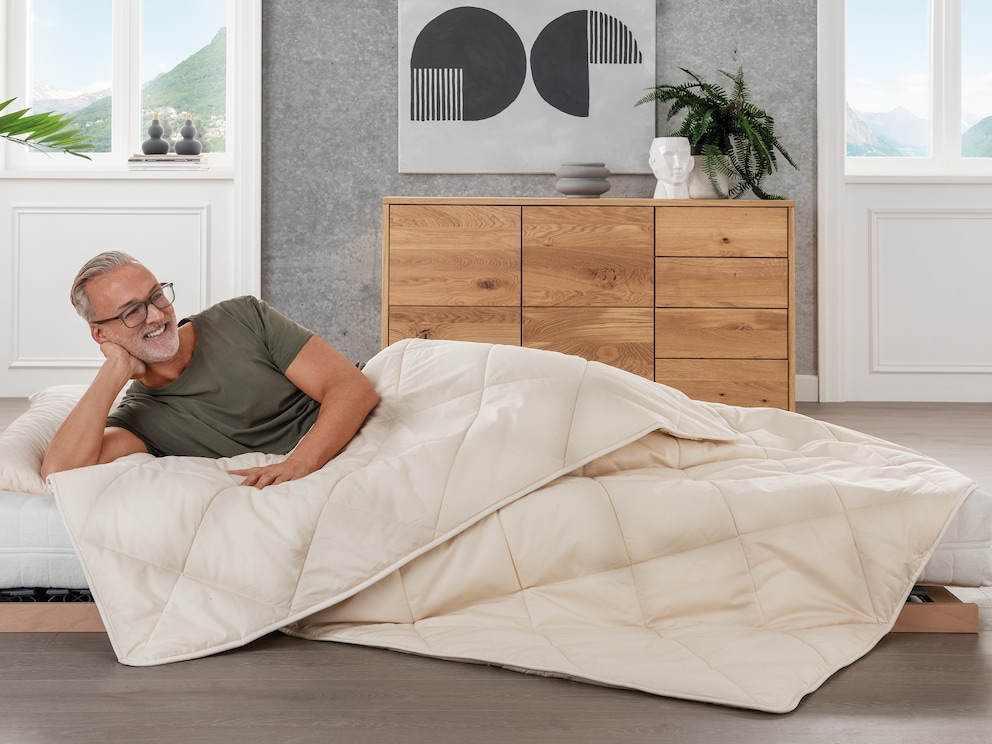 Kuscheln Sie sich im Winter in die angenehm wärmende Lyocell-Duo-Bettdecke Lyovita