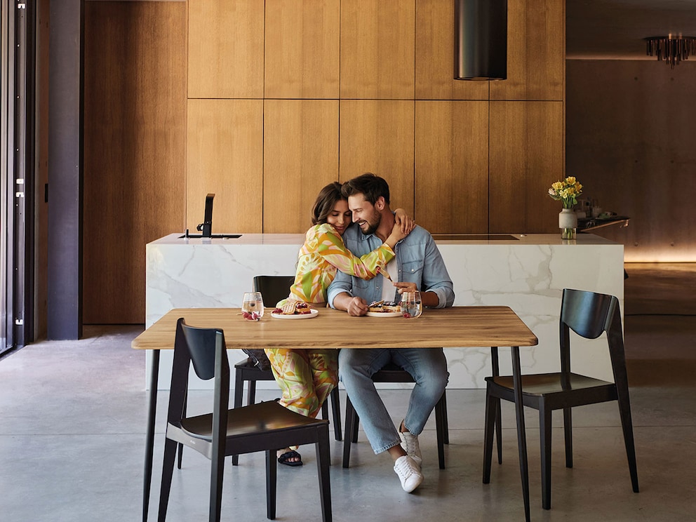 Tafel Ondas nodigt je uit om aangename uren door te brengen met zijn stijlvolle retro look