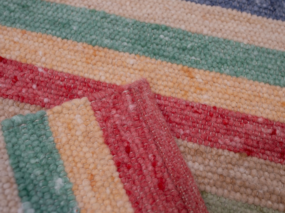 Aucun revêtement au dos et donc réversible