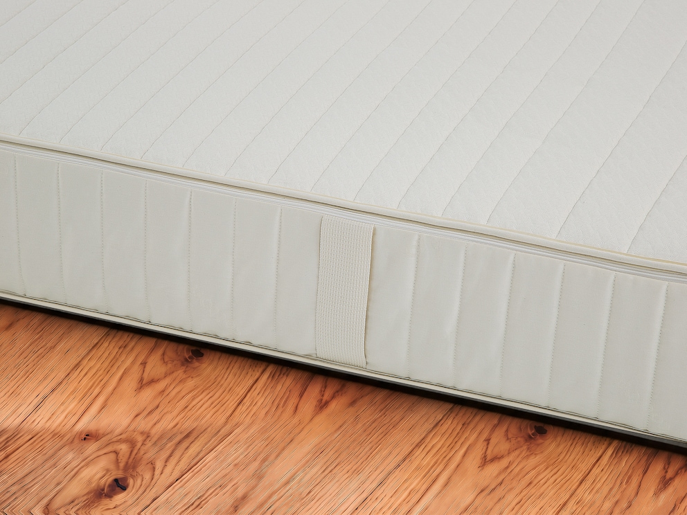 4 keerlussen vergemakkelijken het draaien en keren van de matras