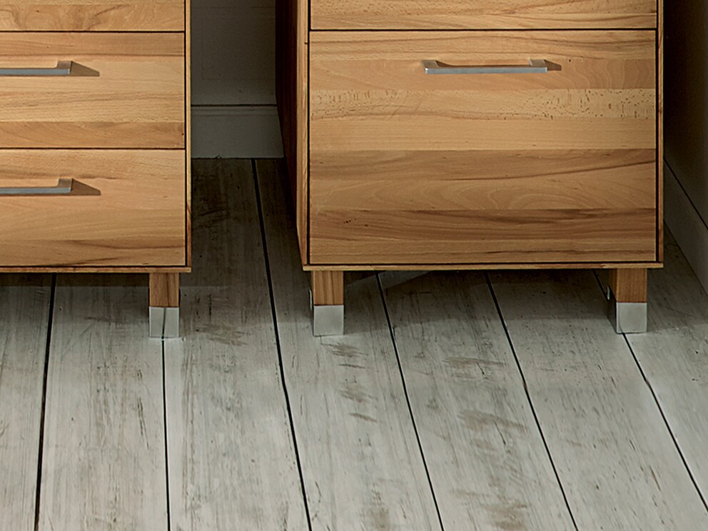 les manchettes métalliques assurent une finition parfaite et dissimulent les vis de réglage