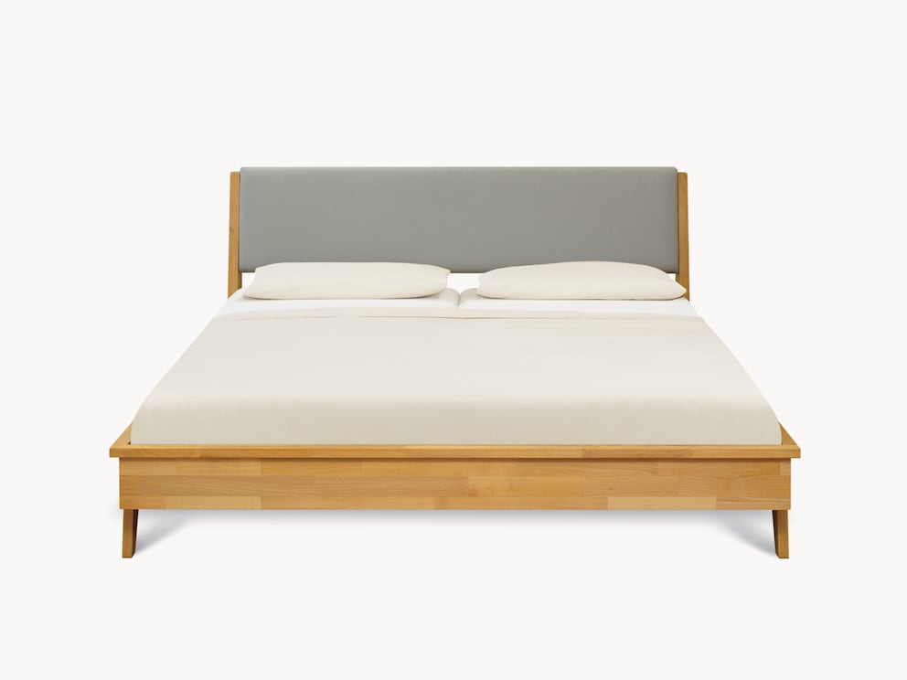 Massief houten bed Lasala in beuken kernhout - vooraanzicht