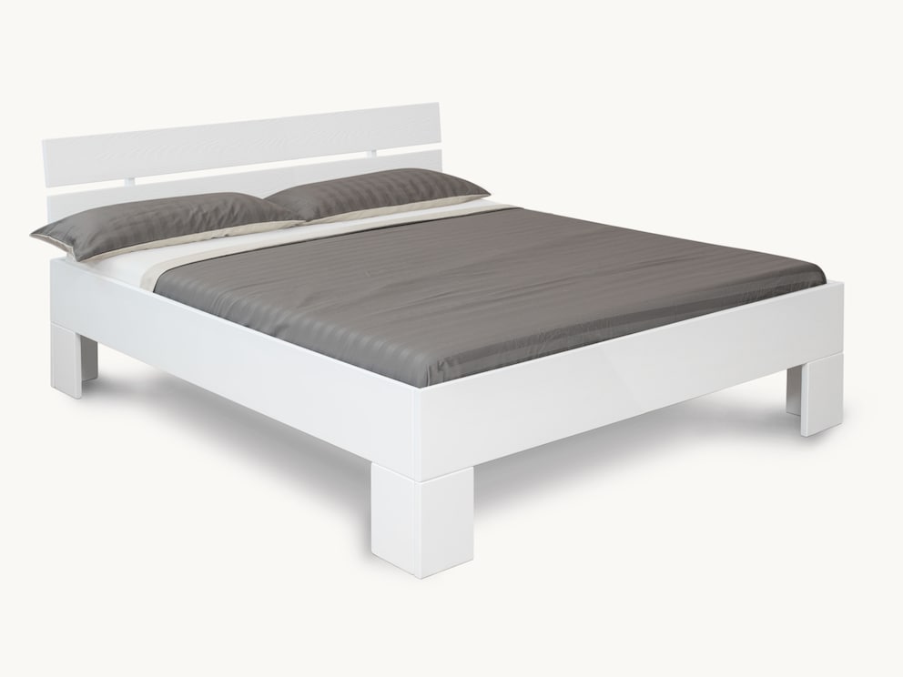 Loana massief houten bed in wit met schuin hoofdeinde