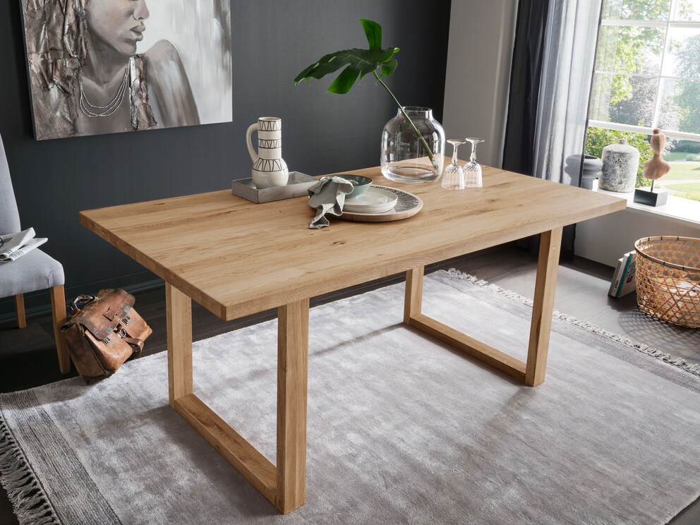 Un véritable accroche-regard ! La table « Sorano » deviendra rapidement un lieu de rencontre apprécié pour vous et vos proches