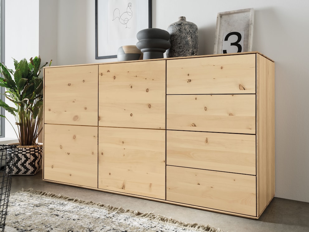 Sideboard moderne en bois d'arolle odorant avec beaucoup de place pour le linge & Co.