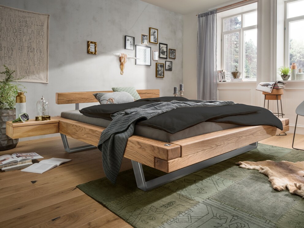 Madea met geborsteld metalen bed lopers