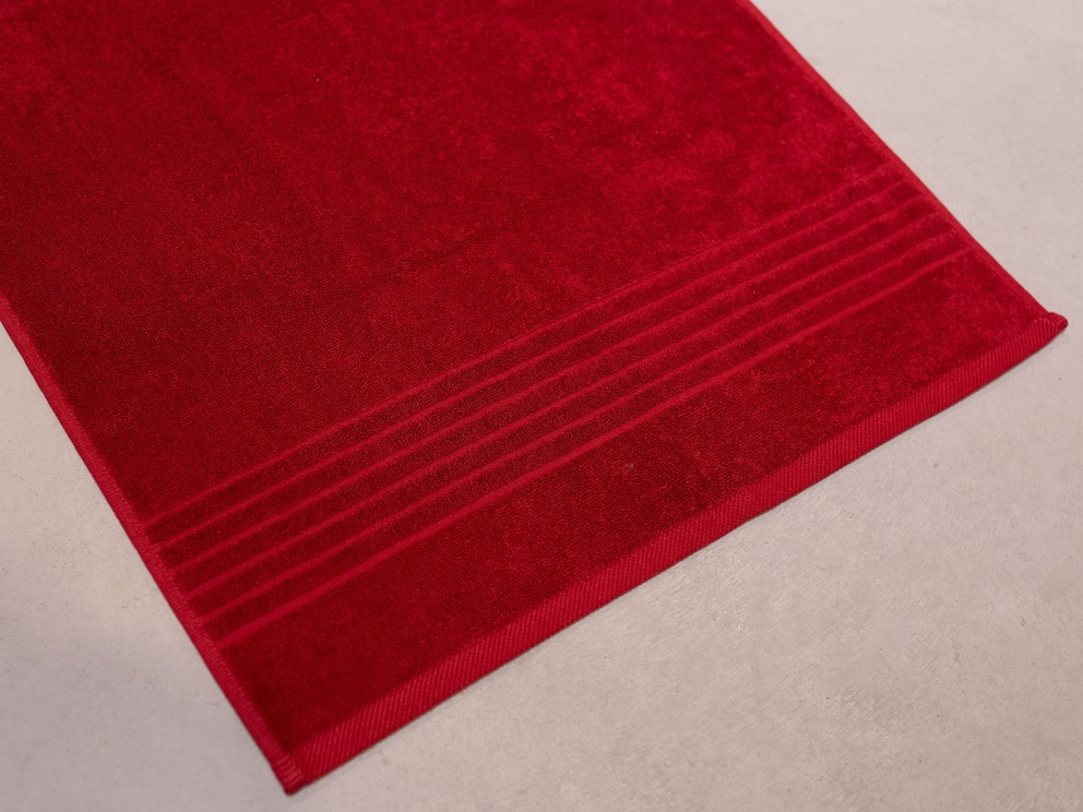 Élégance discrète - « Lavari » avec des bandes structurées modernes