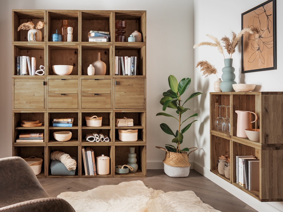 Système d'étagères en cube, ici en chêne, pour des meubles entièrement adaptés à vos besoins !