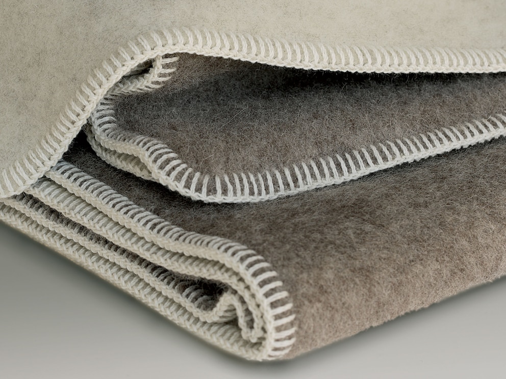 « Fulda » en ravissant visuel biface avec bordure en point de cheval contrastée