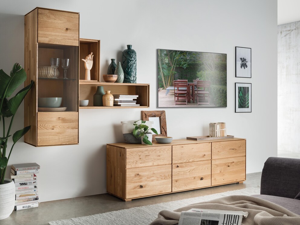 Programme de meubles modernes et rectilignes en chêne sauvage, ici variante 02