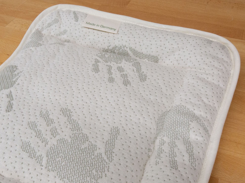 Motief handen met ingeweven handjes