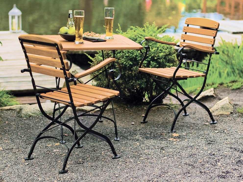 Belle, confortable et pratique - chaise de jardin « Avio », ici avec accoudoirs