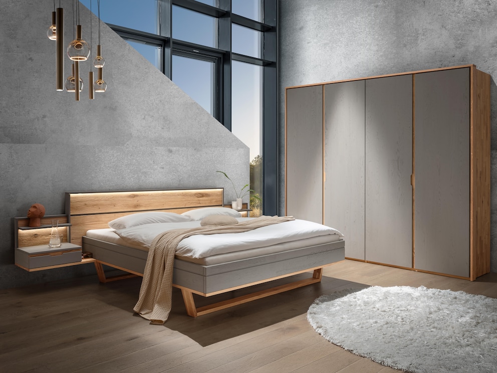 Des lignes épurées et des contrastes de couleurs marqués sont les maîtres mots de l'armoire « Gravia »