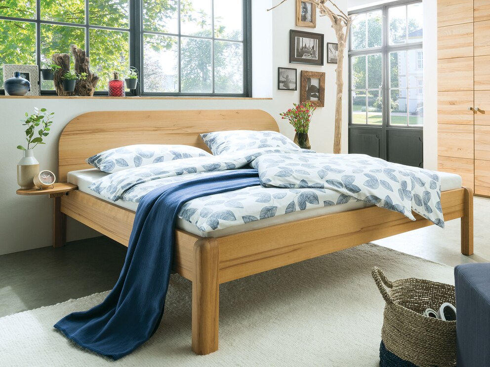 Metaalvrij bed Siena in beuken kernhout met afgerond hoofdeinde