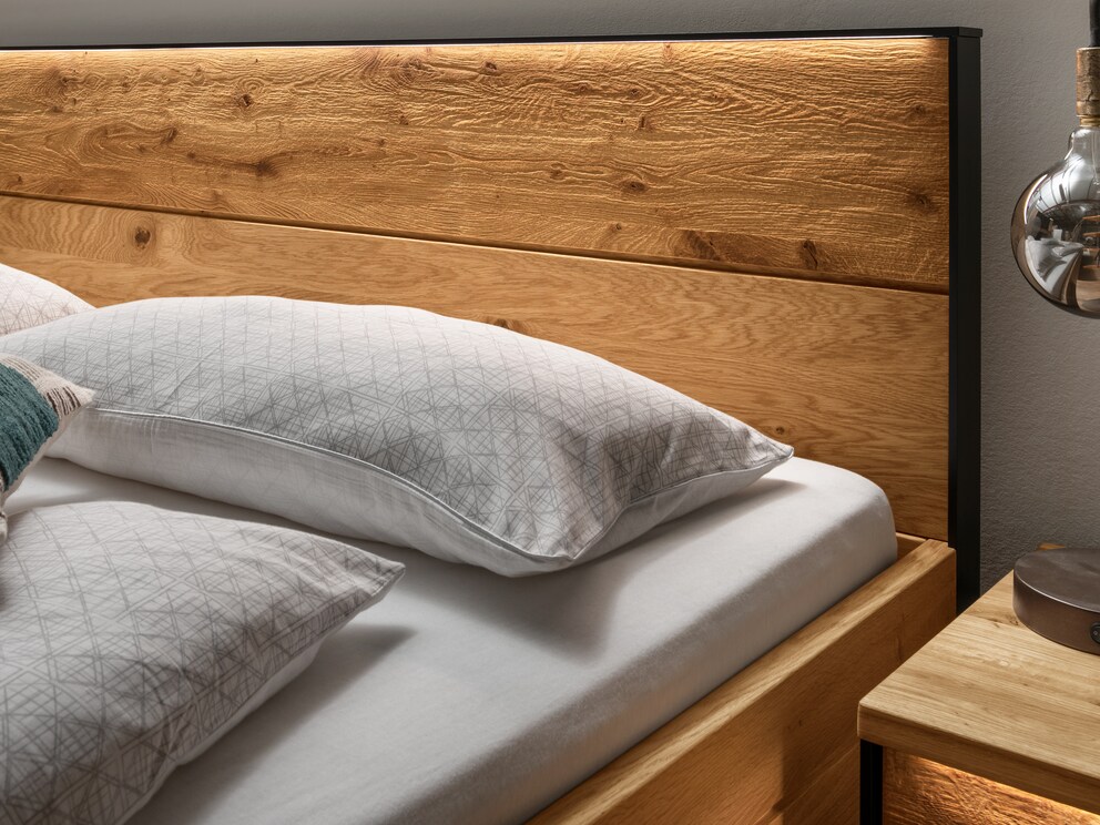 Optional ist das Bett auch mit integrierter LED-Beleuchtung erhältlich