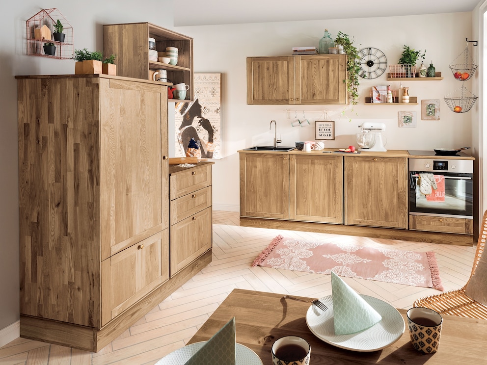 Cache-socle en chêne et finition latérale pour compléter parfaitement votre « Mediterano »