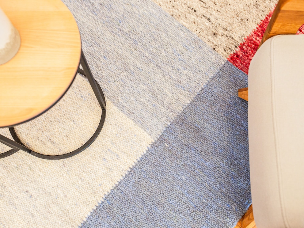 „Texture naturelle en laine et teintes nuancées – la qualité se voit dans chaque détail