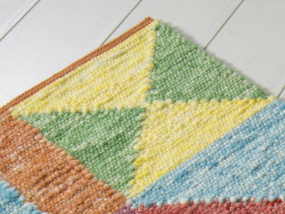 Lisière ferme, robuste et de couleur assortie pour une finition impeccable