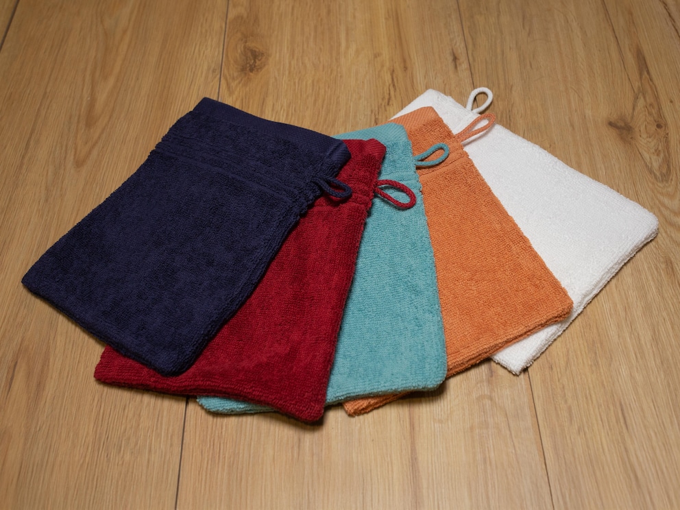Kies uit 8 kleuren uw favorieten - hier in donkerblauw, donkerrood, aqua, terra en wit