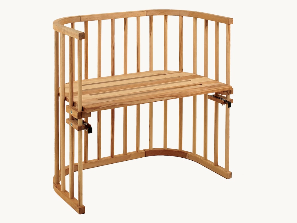 Beistellbett in Kernbuche geölt - lebhafte, dunkle Maserung