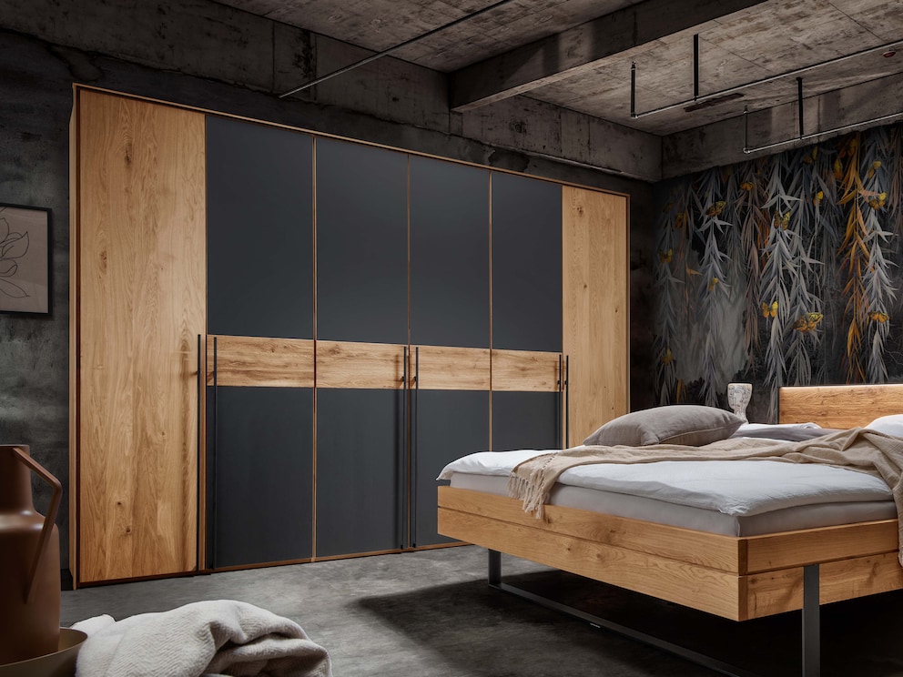 Armoire « Fira » en chêne sauvage avec 6 portes et passe-partout en bois en option