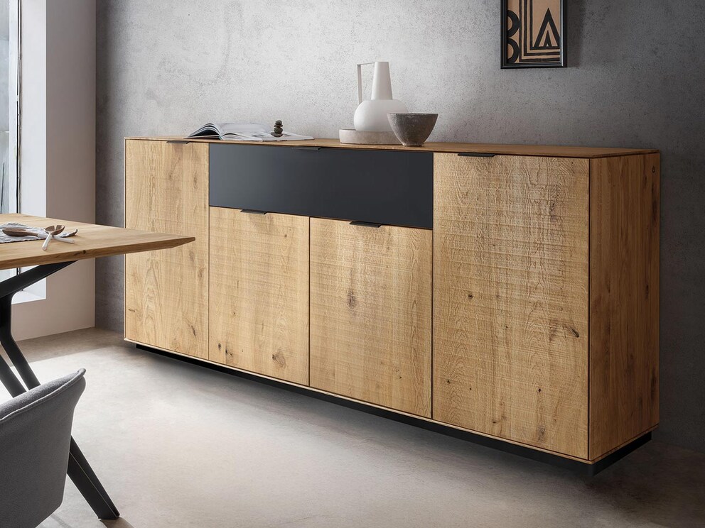 Dressoir Eterna betovert met een geweldige houtstructuur en elegante details, hier variant 03